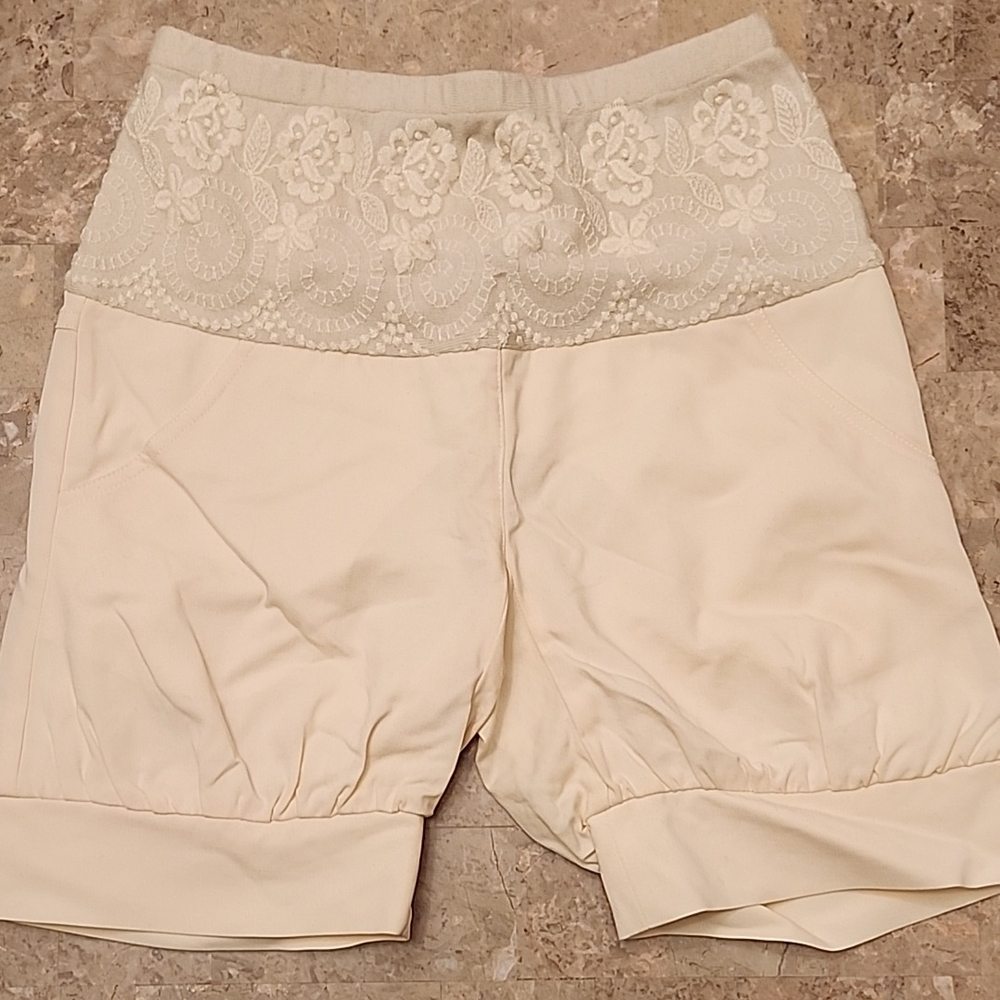 Patrizia Pepe Cream Lace-Trimmed Shorts